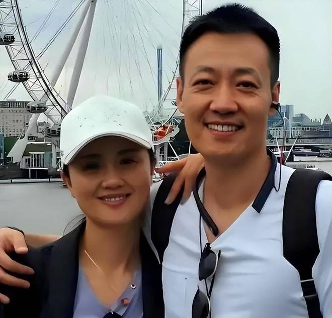 朱媛媛去世后辛柏青断更4个月，好友刘天池透露近况，盼他走出来