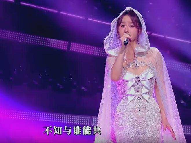 湾区晚会名场面：小沈阳和女儿同框，肖战台下合照，歌手真唱翻车