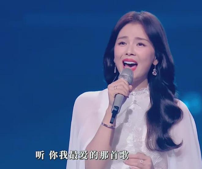 湾区晚会名场面：小沈阳和女儿同框，肖战台下合照，歌手真唱翻车