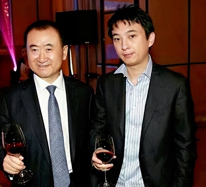 王思聪大骂某网红包养一周20万，嘲讽其穿戴靠卖，对方道歉又删除
