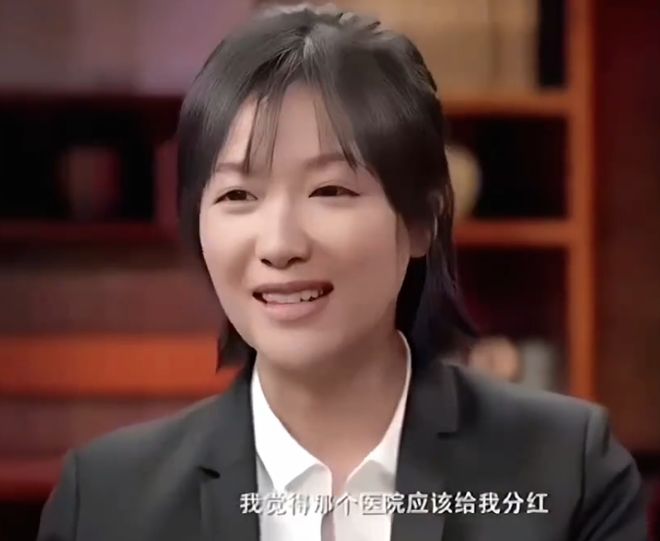 于正代孕风波越演越烈！狗仔公开内涵，同航班网友曝他大聊育儿经