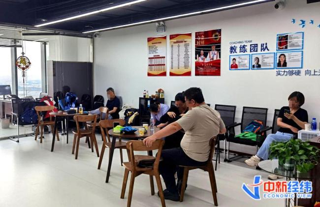 激光射击是个啥生意 降低门槛吸引家长青睐