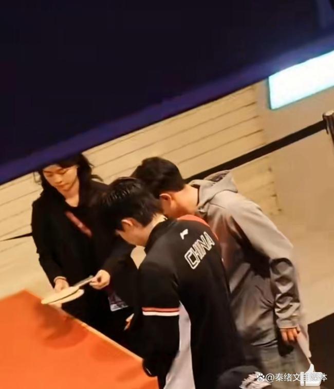 闫安说王楚钦夺冠球台是买回来的