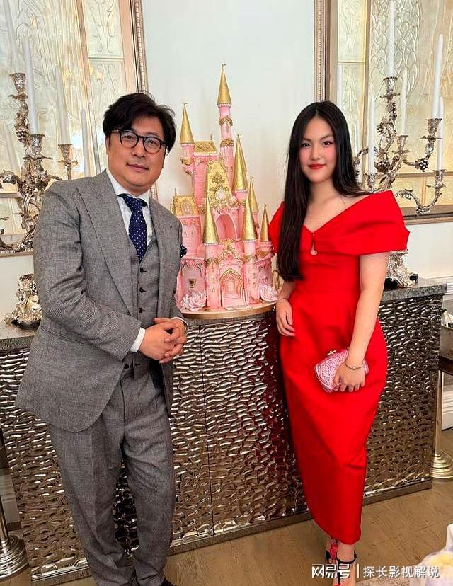 16岁王诗龄庆生 从劳斯莱斯豪车上走下来 闪耀青春美丽瞬间