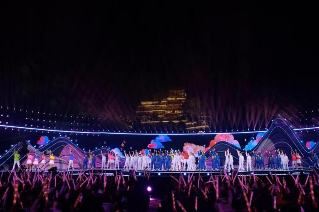 霞光映山河 银发绽芳华——2025重阳特别节目以群众为主角绘就银龄时代新图景