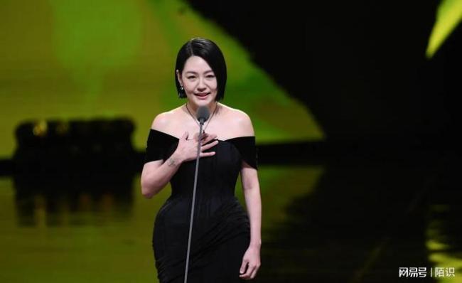 小S把大S骨灰做成了项链 姐姐永远相伴