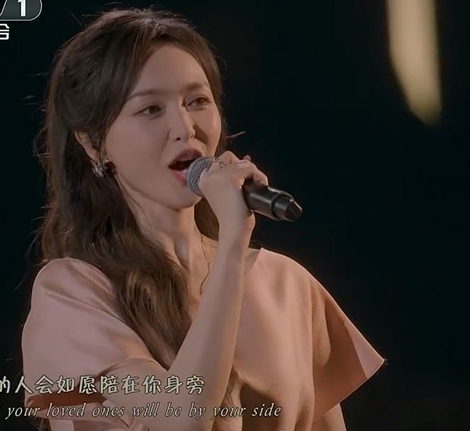 央视秋晚收视率破7！谢娜表演观众直接转台，明星对嘴假唱遭吐槽