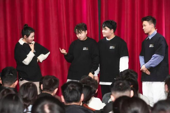 投了50万，我在小城讲脱口秀