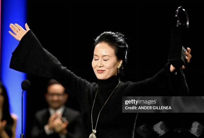新晋国际影后，弑夫坐牢，现实版《酱园弄》？