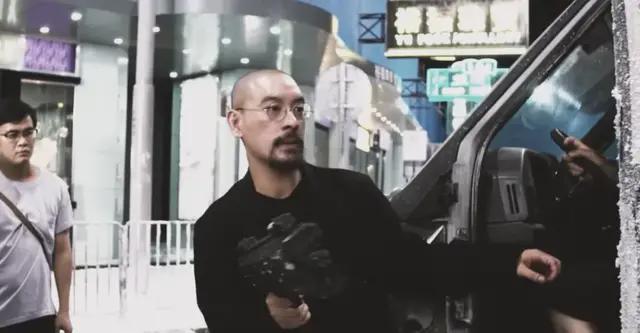让任贤齐真上吊？麦浚龙以艺术之名的暴力秀