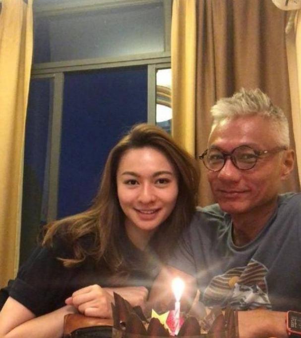 65岁林俊贤堪称港版李亚鹏：本可靠脸吃饭非去经商，好在女儿争气
