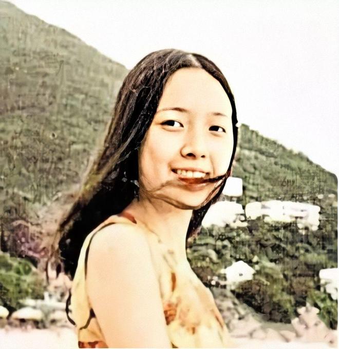 中国第一“女星收割机”！泡28位超美女星，花3亿换肾，最后娶了平平无奇的她...