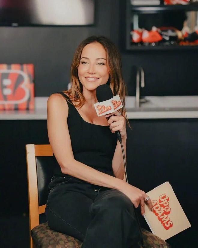 阿杜顿悟起飞了！公开邀约美女记者看球吃饭！