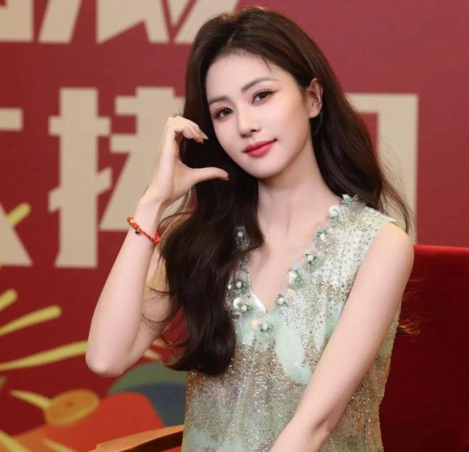孟子义李昀锐同居？白鹿被于正逼成重病？陈伟霆杨颖旧情？郭俊辰有危险？炒老公人设女星厌女？