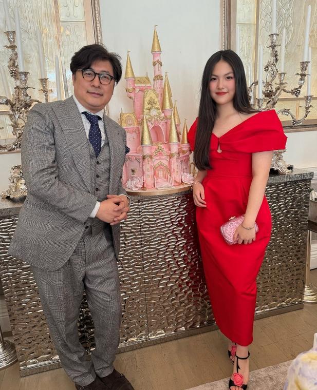 王诗龄被富养16年，李湘王岳伦离婚后仍合力托举，别人羡慕不来