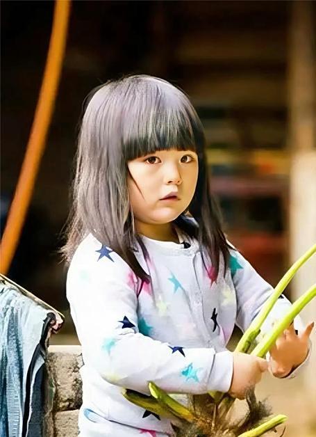 王诗龄被富养16年，李湘王岳伦离婚后仍合力托举，别人羡慕不来