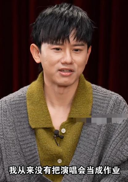 演唱会救场名场面？价值过亿的顶级音响罢工，张杰用手持喇叭清唱