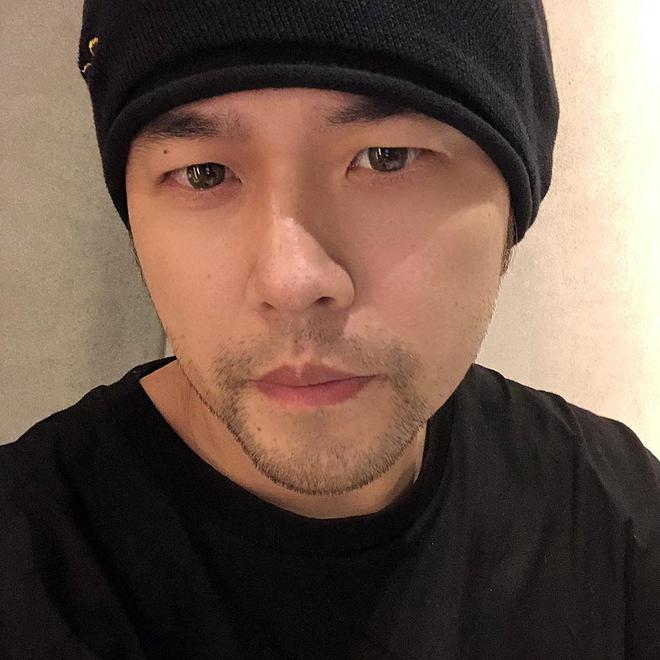 发文告别此轮巡演，患强直脊柱炎20年，周杰伦曾恐慌发作无法上台