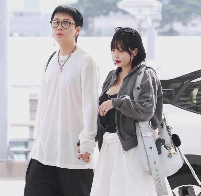 泫雅婚后状态越来越差，和丈夫同框一脸病容，社媒内容惹人担忧