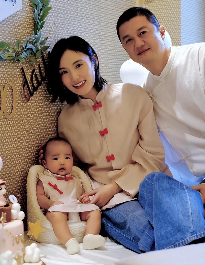 著名主持人曝李亚鹏离婚原因，债务不是主因，存在无法调和的问题