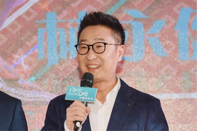 林永健批顶流进组带编剧乱改戏，网友总结合作演员，成毅被质疑