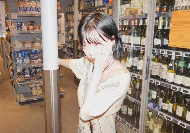 泫雅婚后状态越来越差，和丈夫同框一脸病容，社媒内容惹人担忧