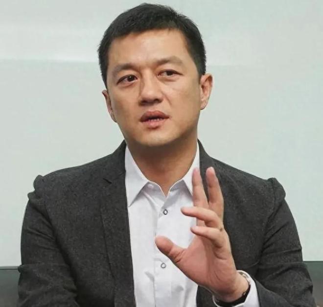 其实李亚鹏只离了两次婚！过往前任太知名，每段感情都是女方受伤