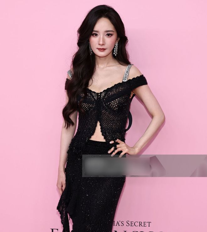 杨幂大秀生图好真实！初老痕迹明显，网友感叹别营销少女感审美了