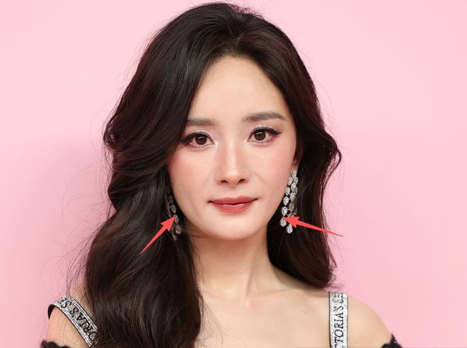 杨幂大秀生图好真实！初老痕迹明显，网友感叹别营销少女感审美了