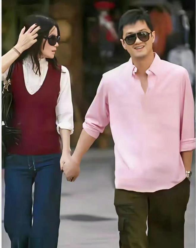 离婚12年，李亚鹏没想到，如今幸福的王菲已成为他高攀不起的存在