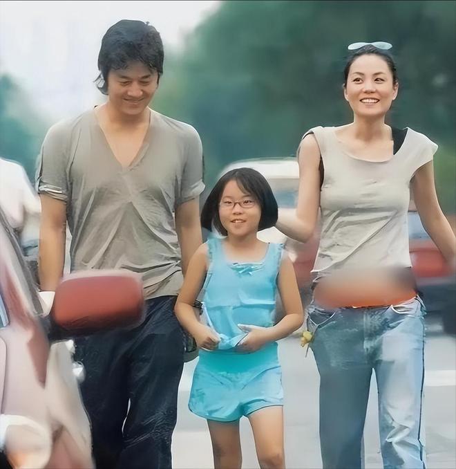 离婚12年，李亚鹏没想到，如今幸福的王菲已成为他高攀不起的存在