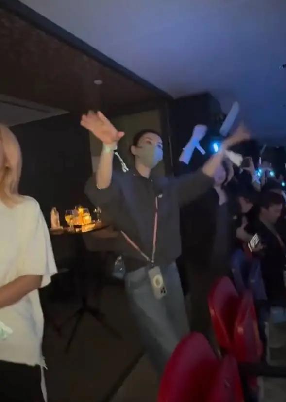 离婚12年，李亚鹏没想到，如今幸福的王菲已成为他高攀不起的存在