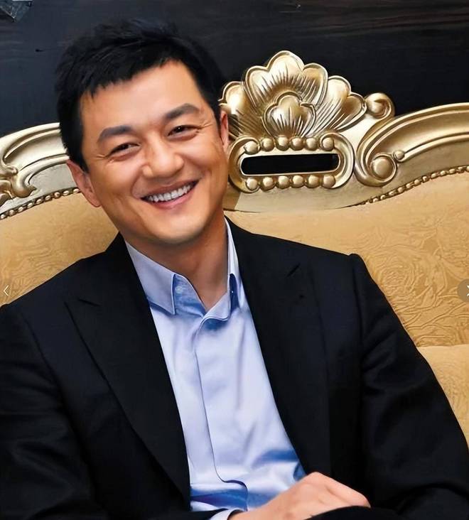 离婚12年，李亚鹏没想到，如今幸福的王菲已成为他高攀不起的存在
