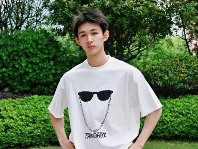 荣梓杉出轨约妹照曝光！与李禹熹控诉时间吻合，还曾要求对方删照