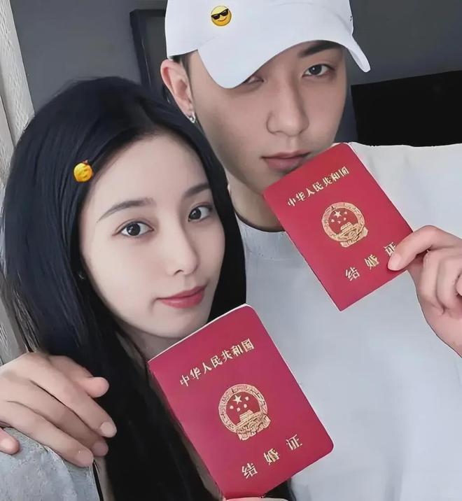 黄子韬徐艺洋婚礼太简陋！现场布置简单随意，直播卖货伴手礼廉价