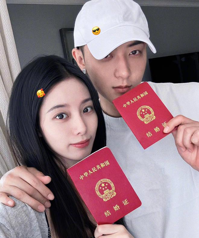 黄子韬大婚！徐艺洋戴500克拉婚戒，男方抛西兰花，喜婆婆太开心