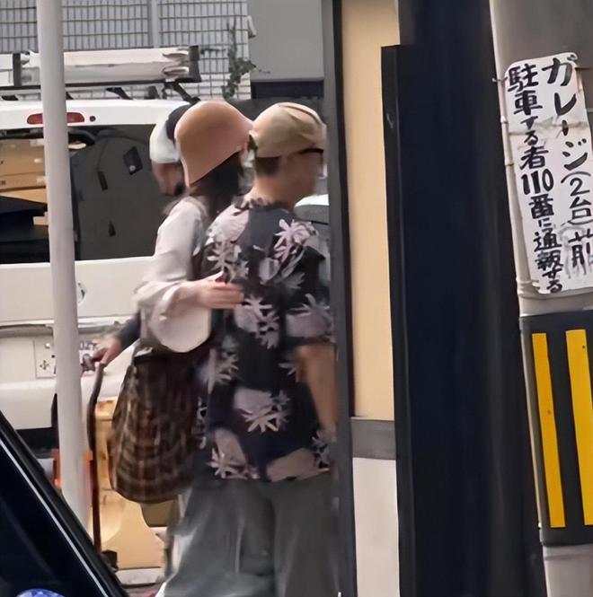 何穗孕照被扒！和陈伟霆一举得男，超模都偏爱港男，生娃不办婚礼