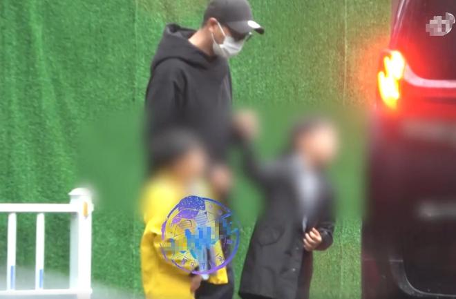 曝陈坤又秘密生俩儿子，同框视频曝光，陈坤方紧急回应引热议！