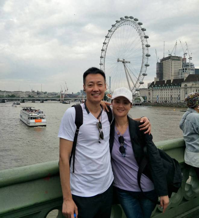狗仔曝辛柏青与友人聚会开心大笑，乱扔烟头，网友：狗仔用心不良