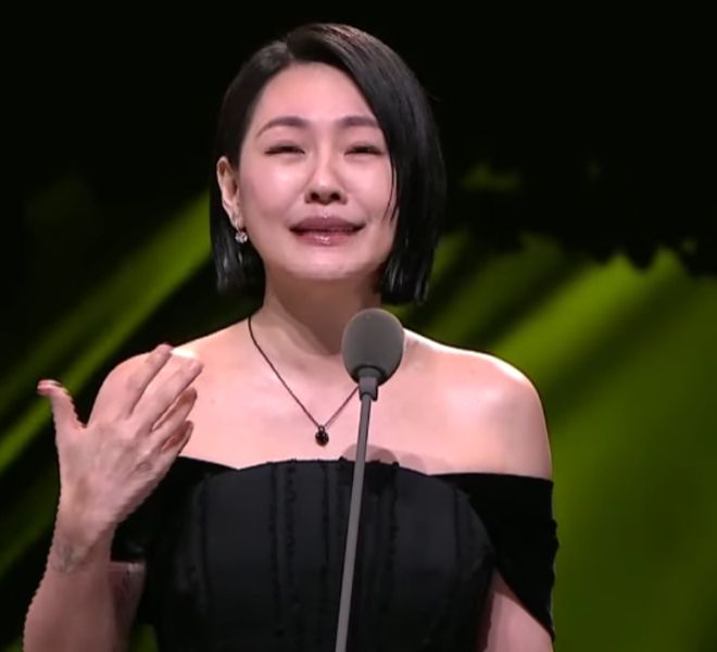 小S复出拿奖瞬间泪崩，多次提及姐姐大S求保佑，却把奖献给S妈