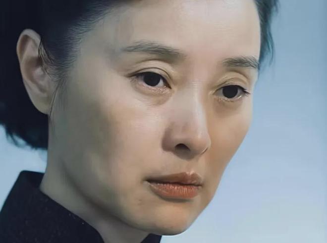 吴越曾黎同框对比！一个自然老去一个脸僵浮肿，不是没皱纹就年轻