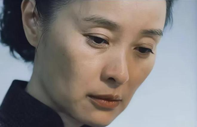 吴越曾黎同框对比！一个自然老去一个脸僵浮肿，不是没皱纹就年轻