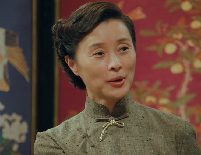 吴越曾黎同框对比！一个自然老去一个脸僵浮肿，不是没皱纹就年轻