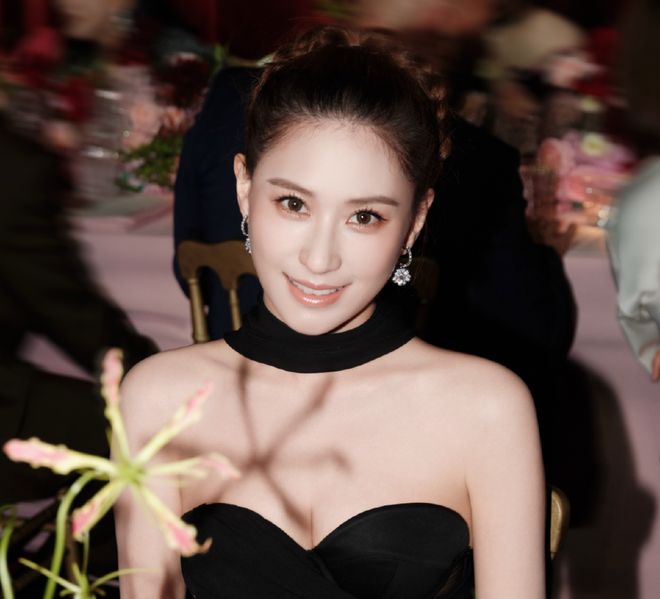 窦骁婚变升级！何超莲被曝已有新欢，两人结婚没领证，窦骁亏惨了