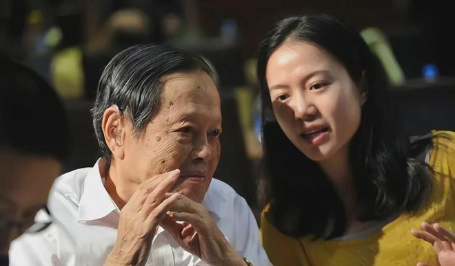 翁帆称杨振宁离开得很欣慰，友人曝遗憾：未能以中国身份二获诺奖