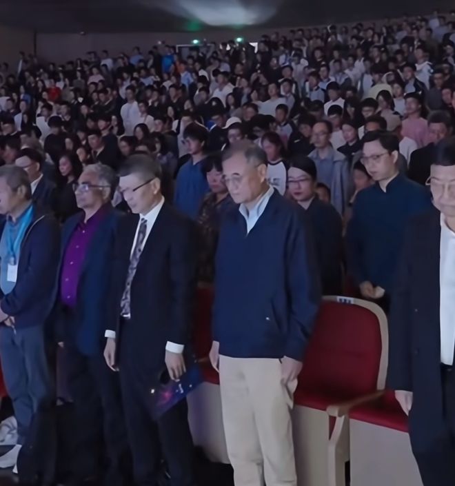 翁帆称杨振宁离开得很欣慰，友人曝遗憾：未能以中国身份二获诺奖