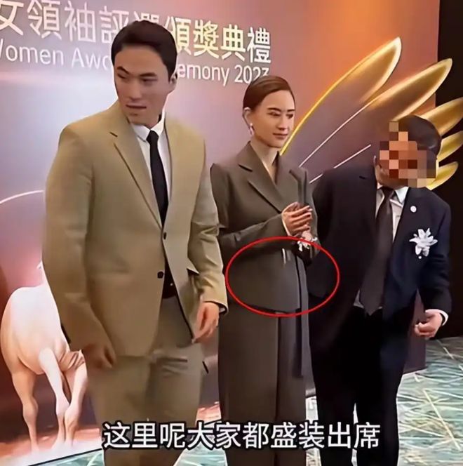 曝窦骁婚变原因！何超莲曾怀孕又流产，相关照片被扒女方变化明显