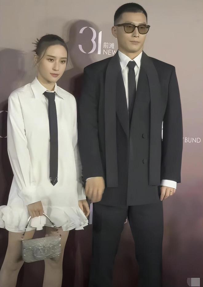 曝窦骁婚变原因！何超莲曾怀孕又流产，相关照片被扒女方变化明显