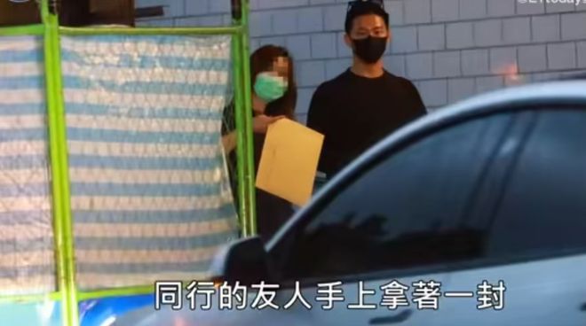 曝窦骁婚变原因！何超莲曾怀孕又流产，相关照片被扒女方变化明显
