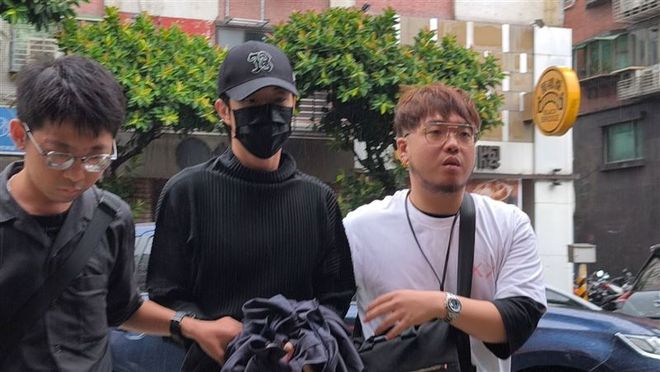 修杰楷承认逃兵役！曾花钱造出假病历，贾静雯回应称孩子受到惊吓